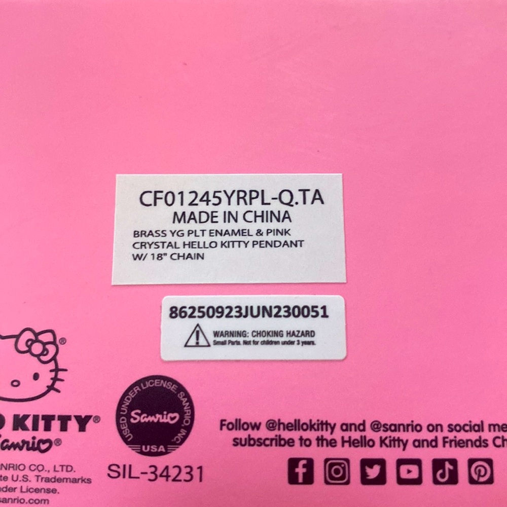 Hello Kitty Necklace - Picture 3 of 3